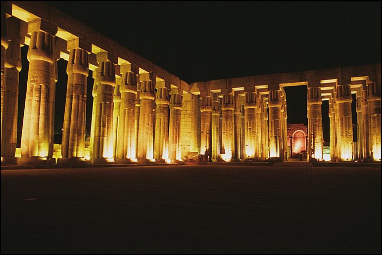 أحلى صور لأم الدنيا ( مصر ) وبعض المعالم الاثرية أثناء الليل 09-CD29-Luxor-night